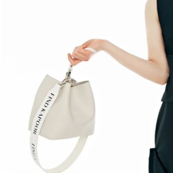 Find Kapoor pingo bag basic lettering Ivory ORG $127 - Picture 2 of 6